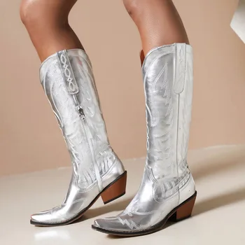 Плюс размер 46, винтажные ковбойские сапоги для женщин, ковбойки на квадратном каблуке с вышивкой, сапоги до колена в западном стиле, розовые серебристые концертные туфли