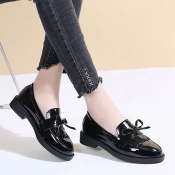 Классические оксфордские туфли с кисточками и бабочкой для девочек, Женские кожаные лоферы, кроссовки с острым носком, женские туфли-лодочки на толстом каблуке